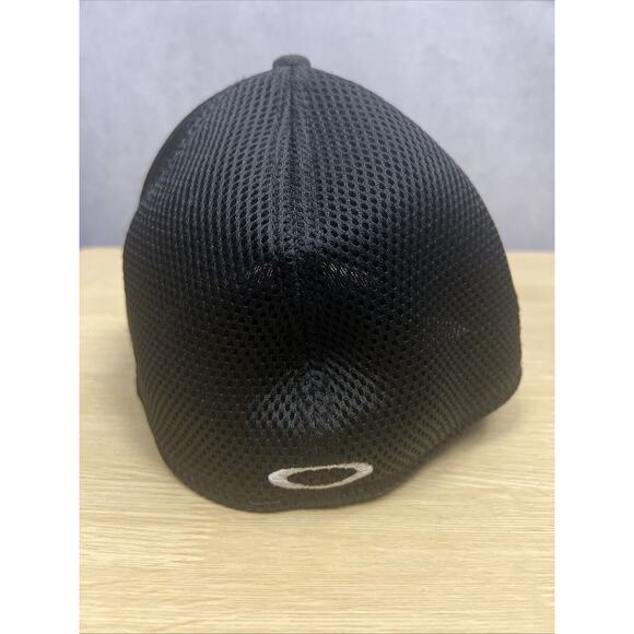 Oakley Pro Hat Baseball Cap New Era 39Thirty Size M/L Stretch Fitted 3930 Black - Picture 5 of 8